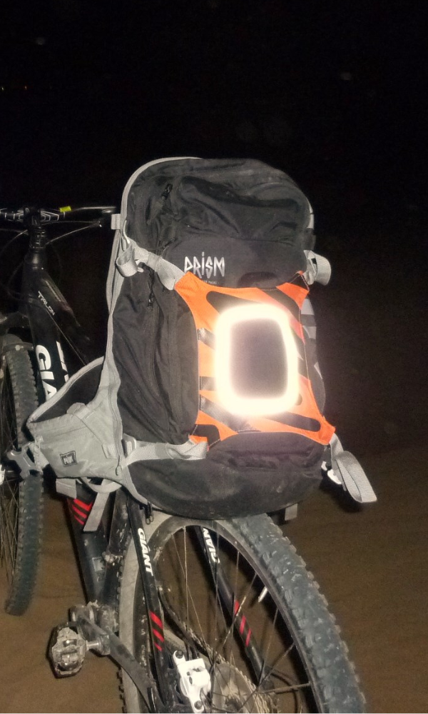 porte casque prism utilisation porte matériel réfléchissant sécurité nuit lumière vélo vtt